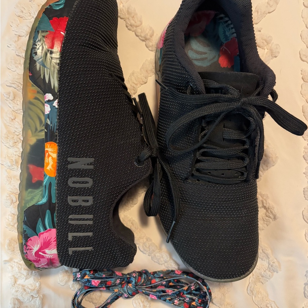 NOBULL Midnight Tropical trainers with additional laces